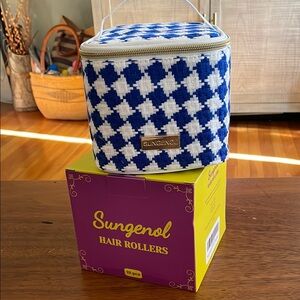 NEW Hair Roller Set with Travel case and accessories 🦄 NWT